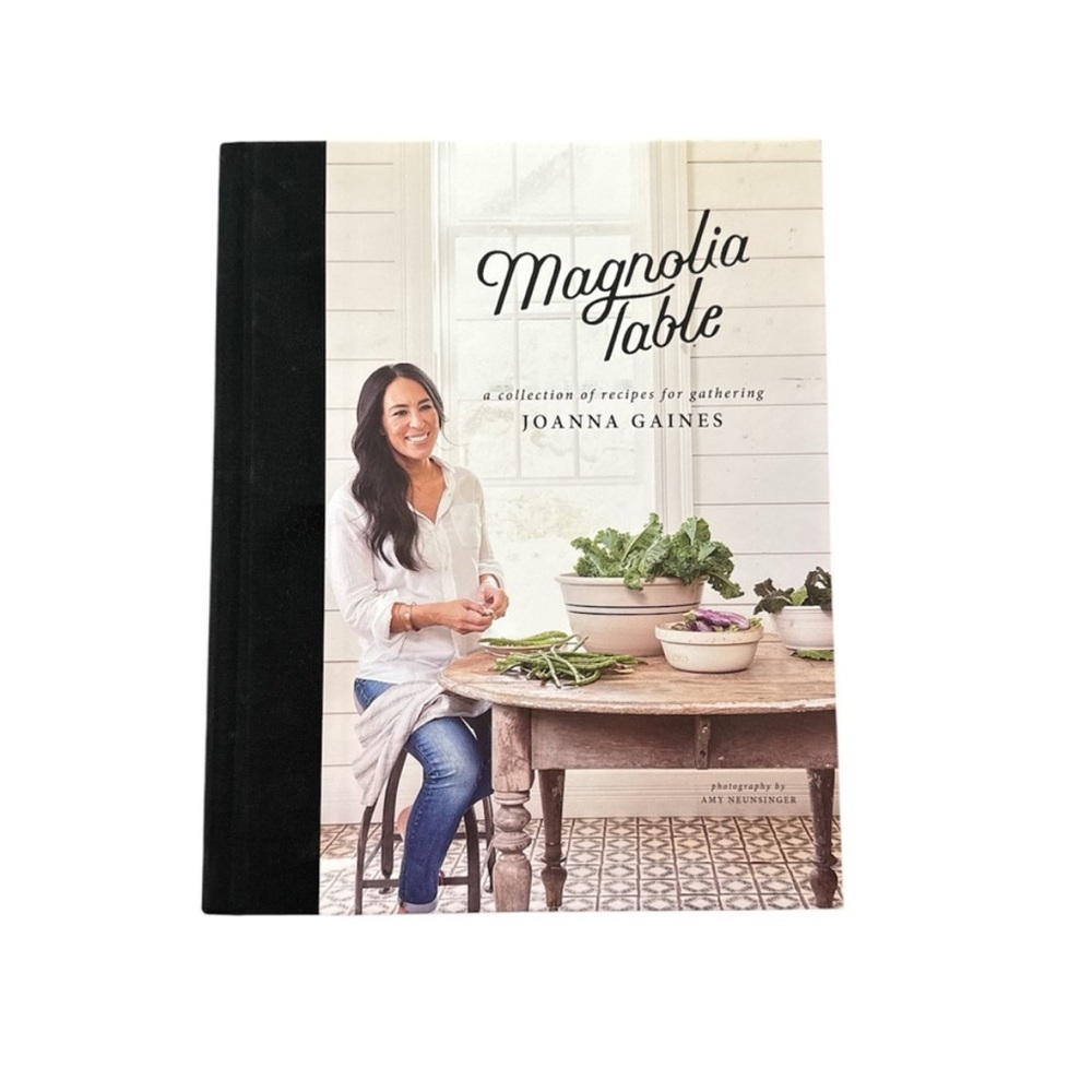 Magnolia Table Cookbook by Joanna Gaines - Black and White